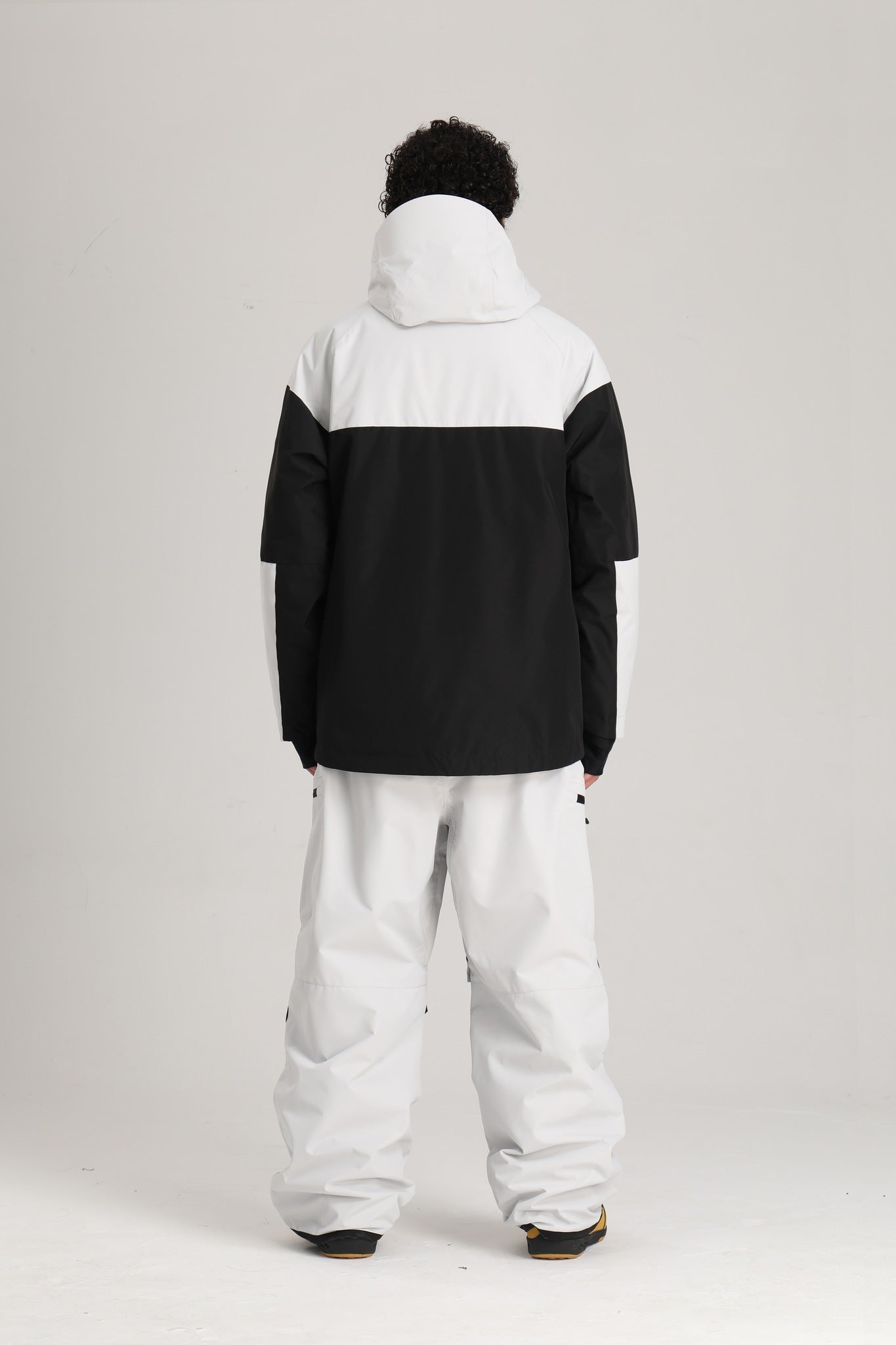 Men's Black & White Color Block Baggy Fit Insulated Snow Jacket