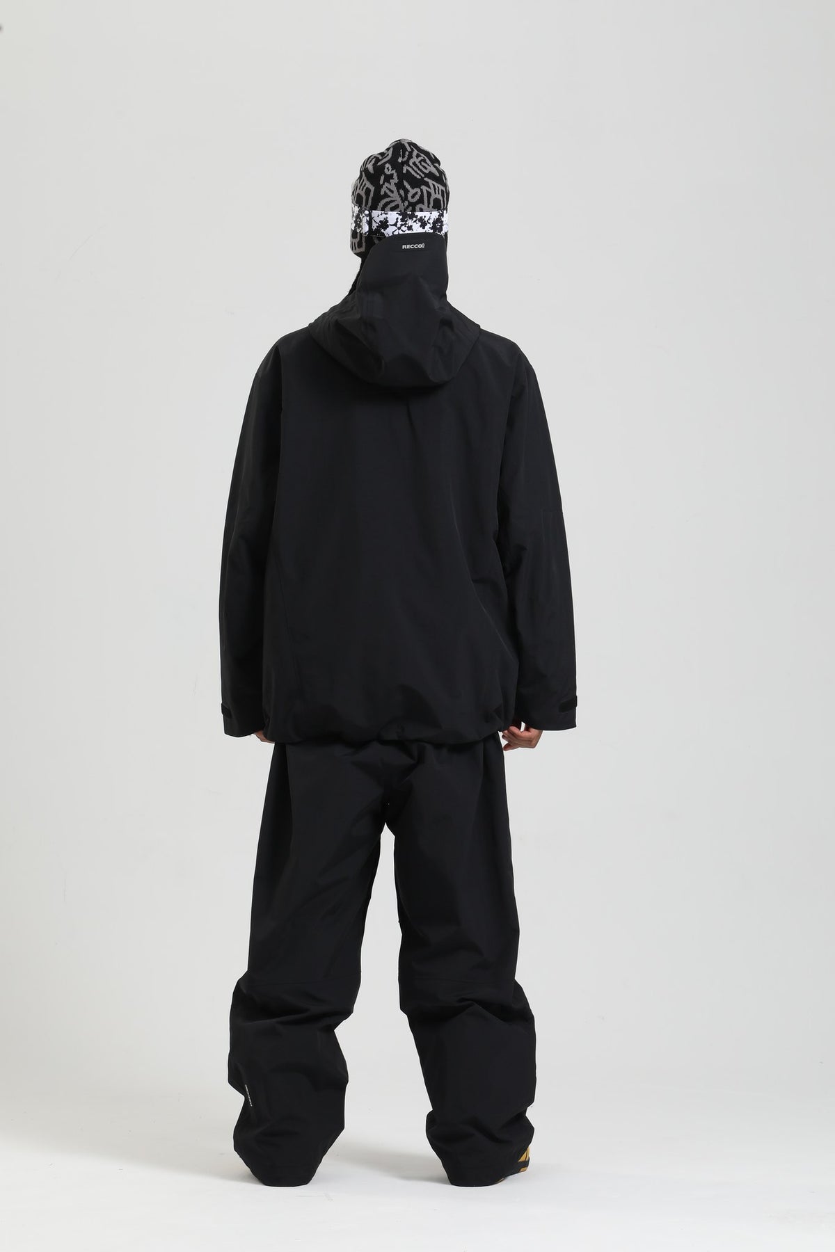 Men's Black Breathable Sporty High Collar Waterproof Snow Jacket