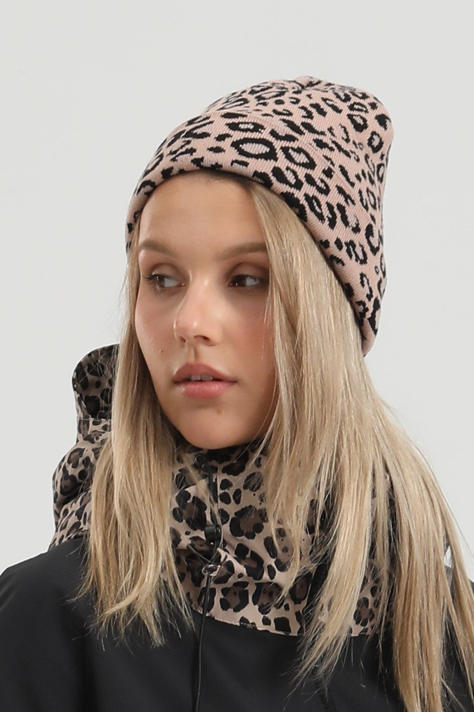 Unisex Brown Base Leopard Pattern Cuffed High-top Tailored Fit Eye-catching Beanie
