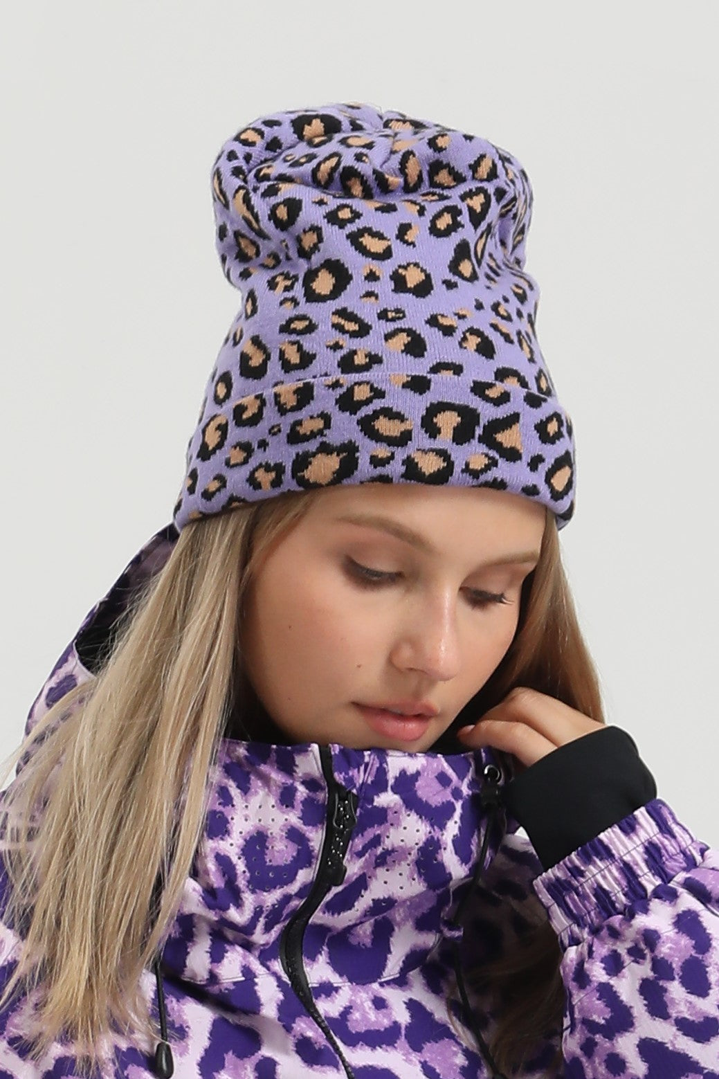 Unisex Purple Base Leopard Pattern Cuffed High-top Tailored Fit Eye-catching Beanie