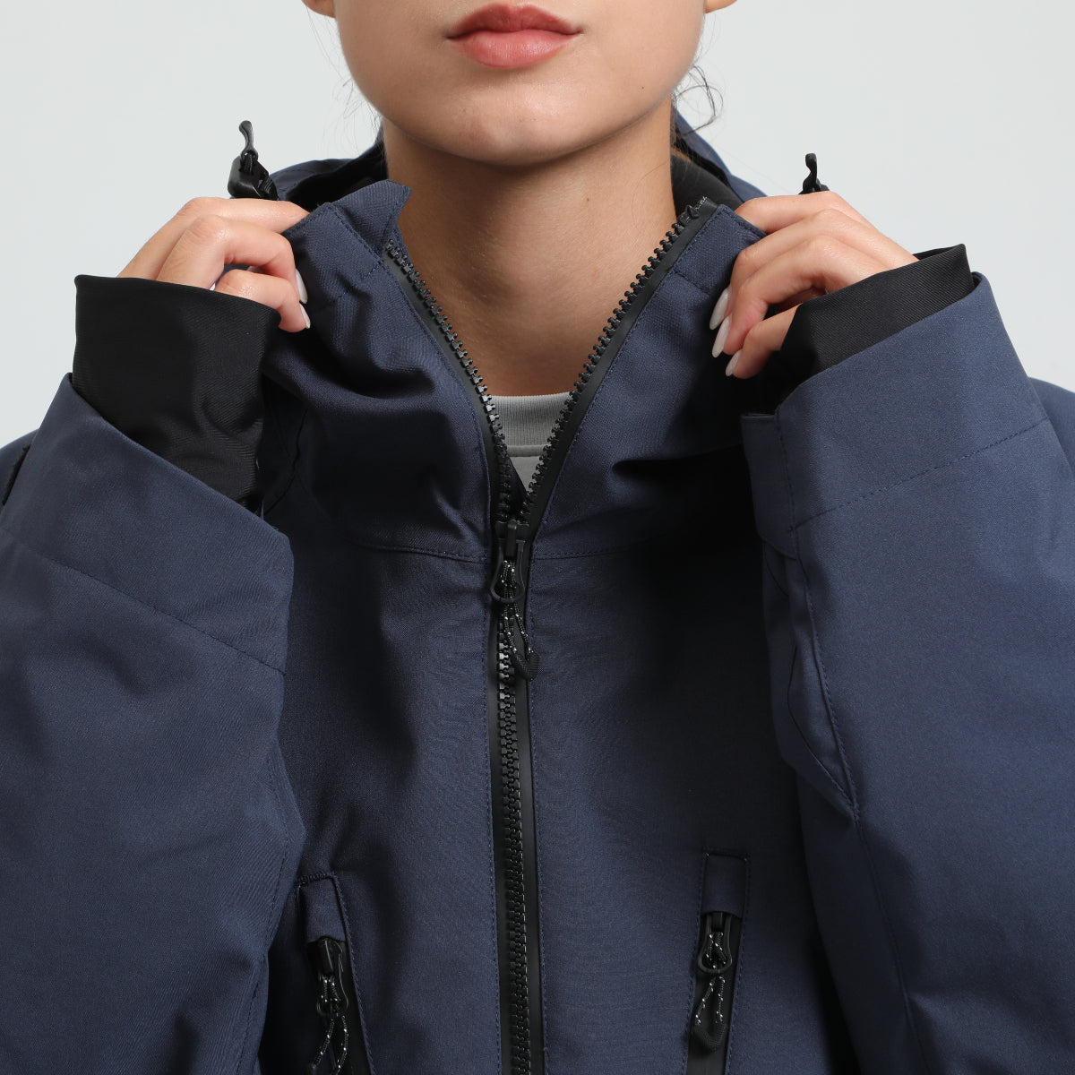 Two-Way Front Zipper
