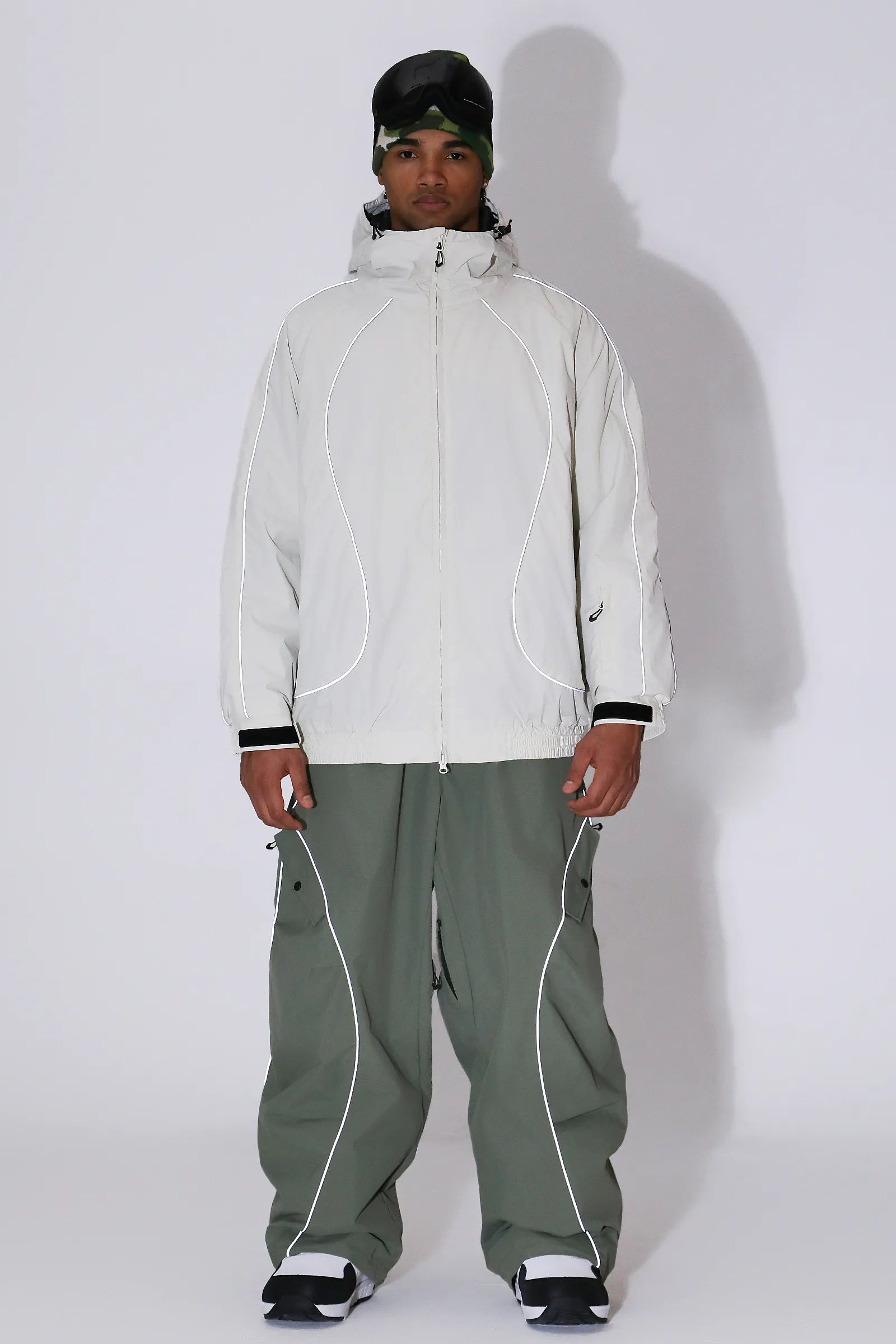 Off White-GS-UJK2625-BCE-M-6.webp