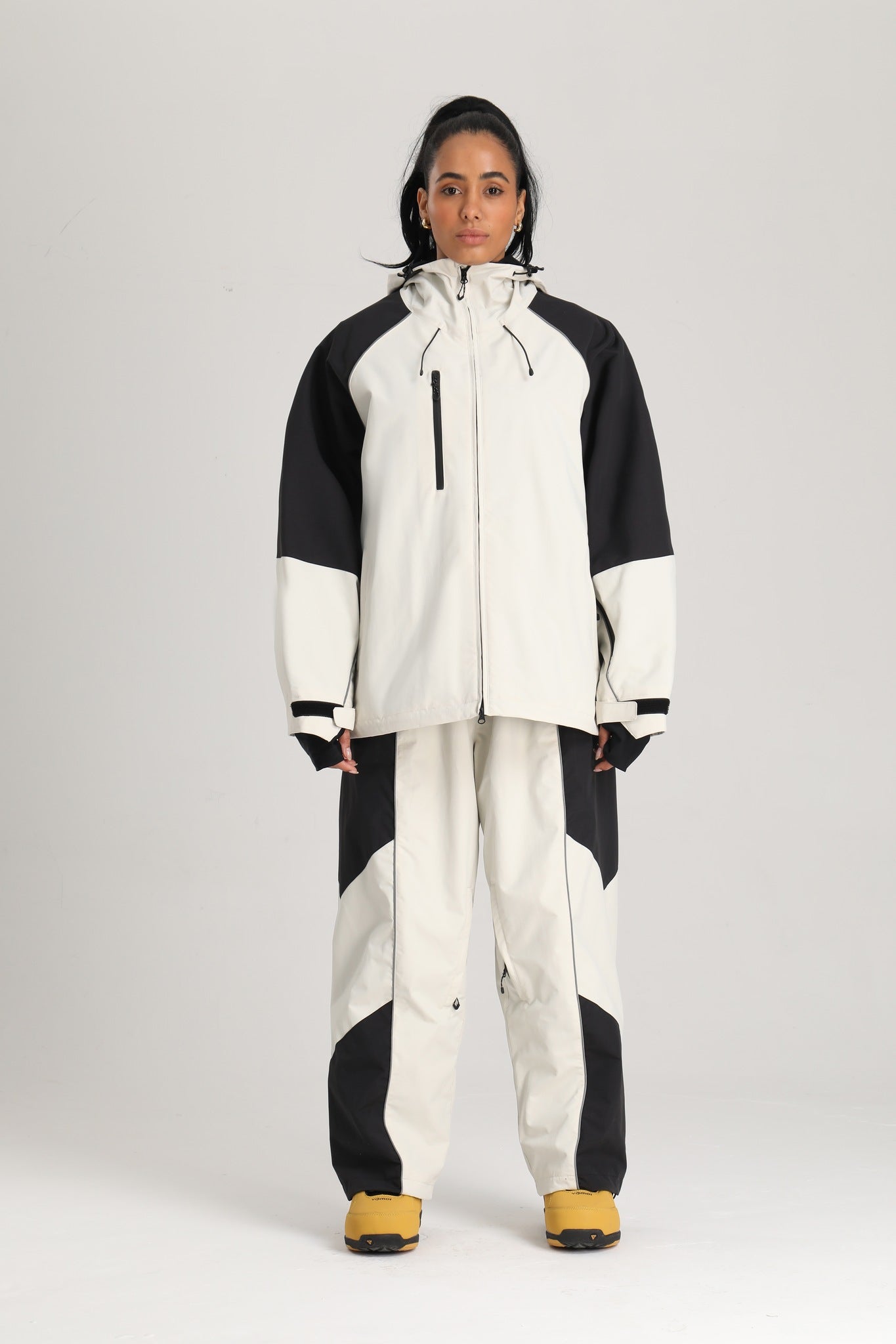 Women's Off White Color Block Reflective Baggy Insulated Snow Jacket