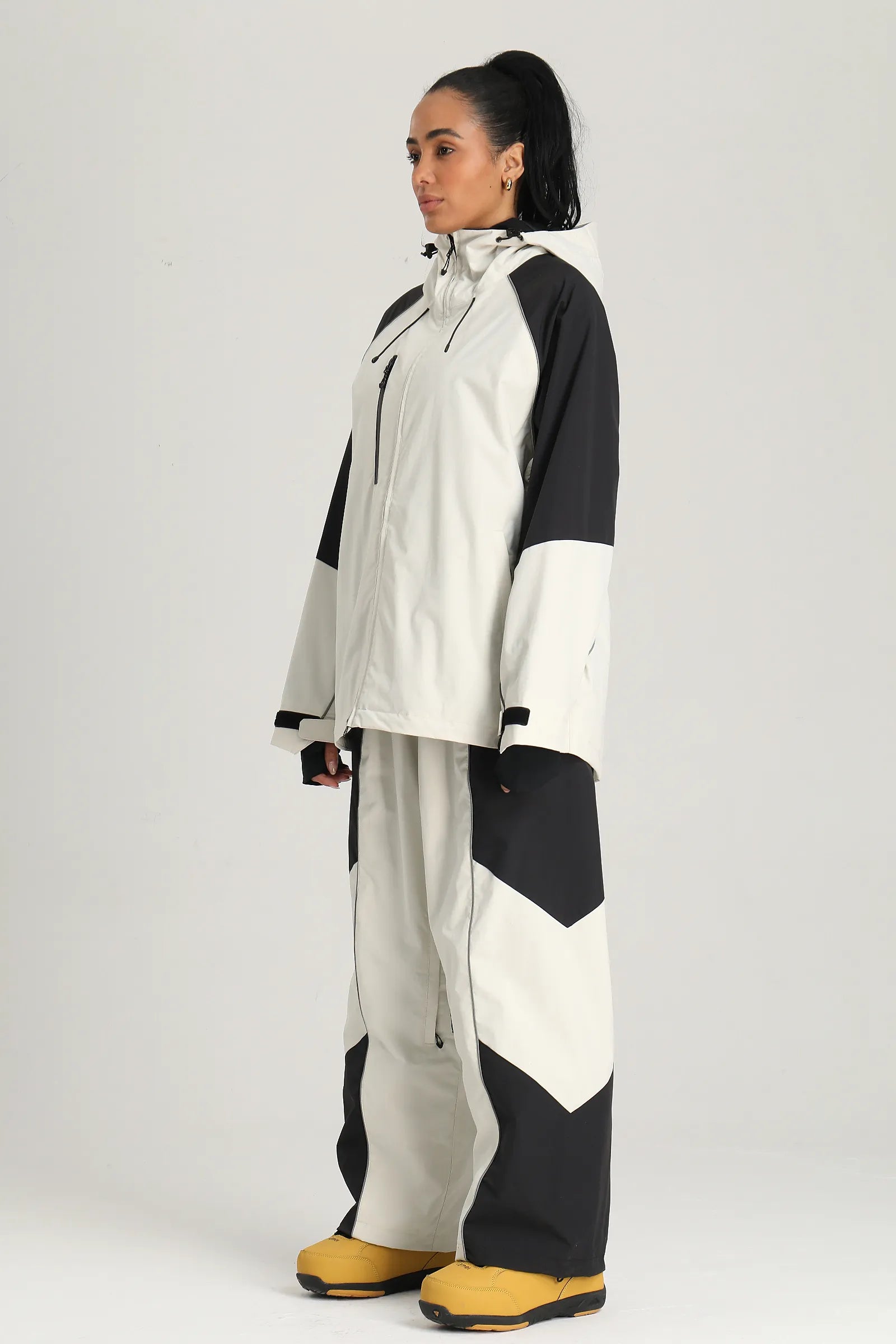 Women's Off White Color Block Reflective Baggy Insulated Snow Jacket
