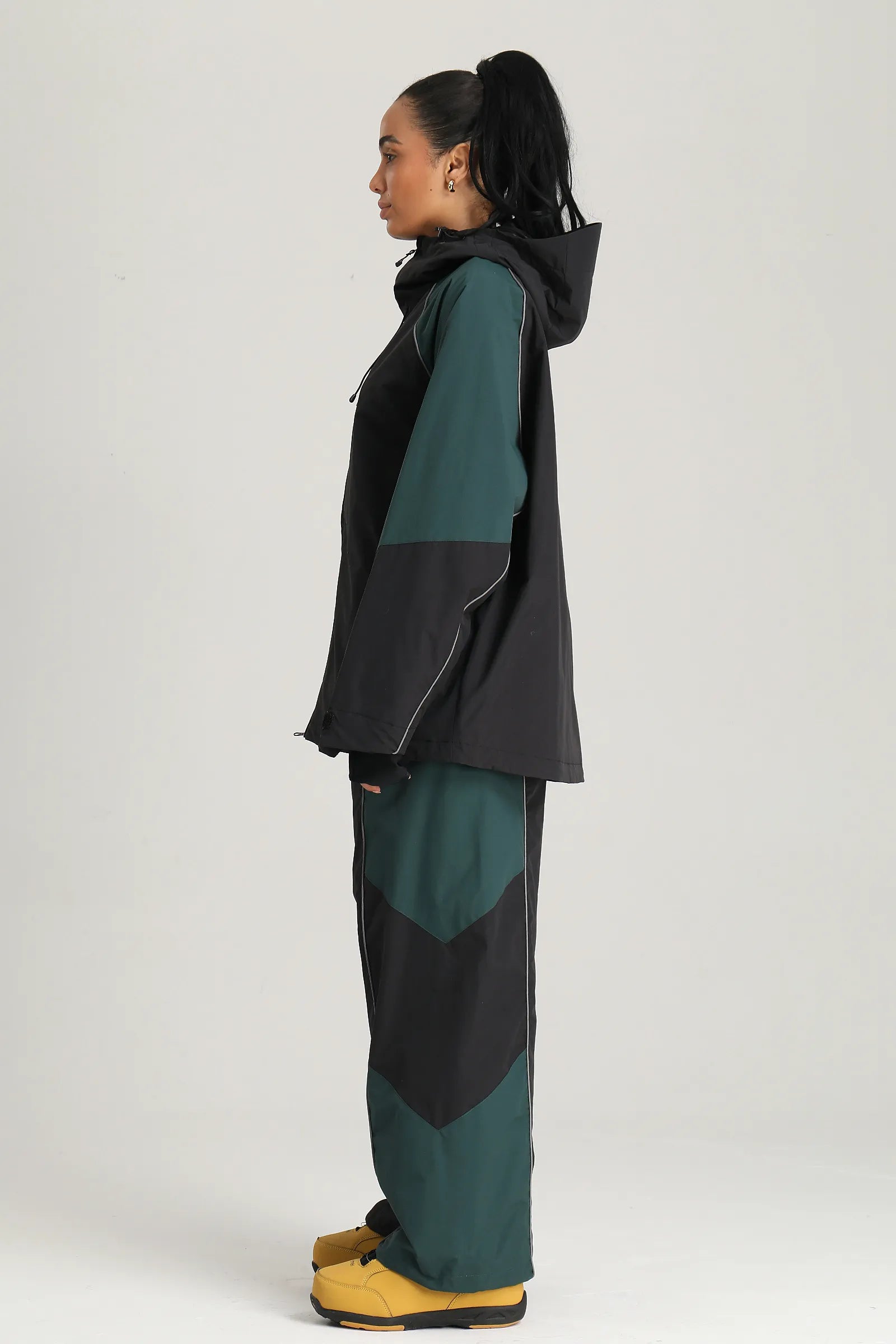 Women's Black Color Block Reflective Baggy Insulated Snow Jacket