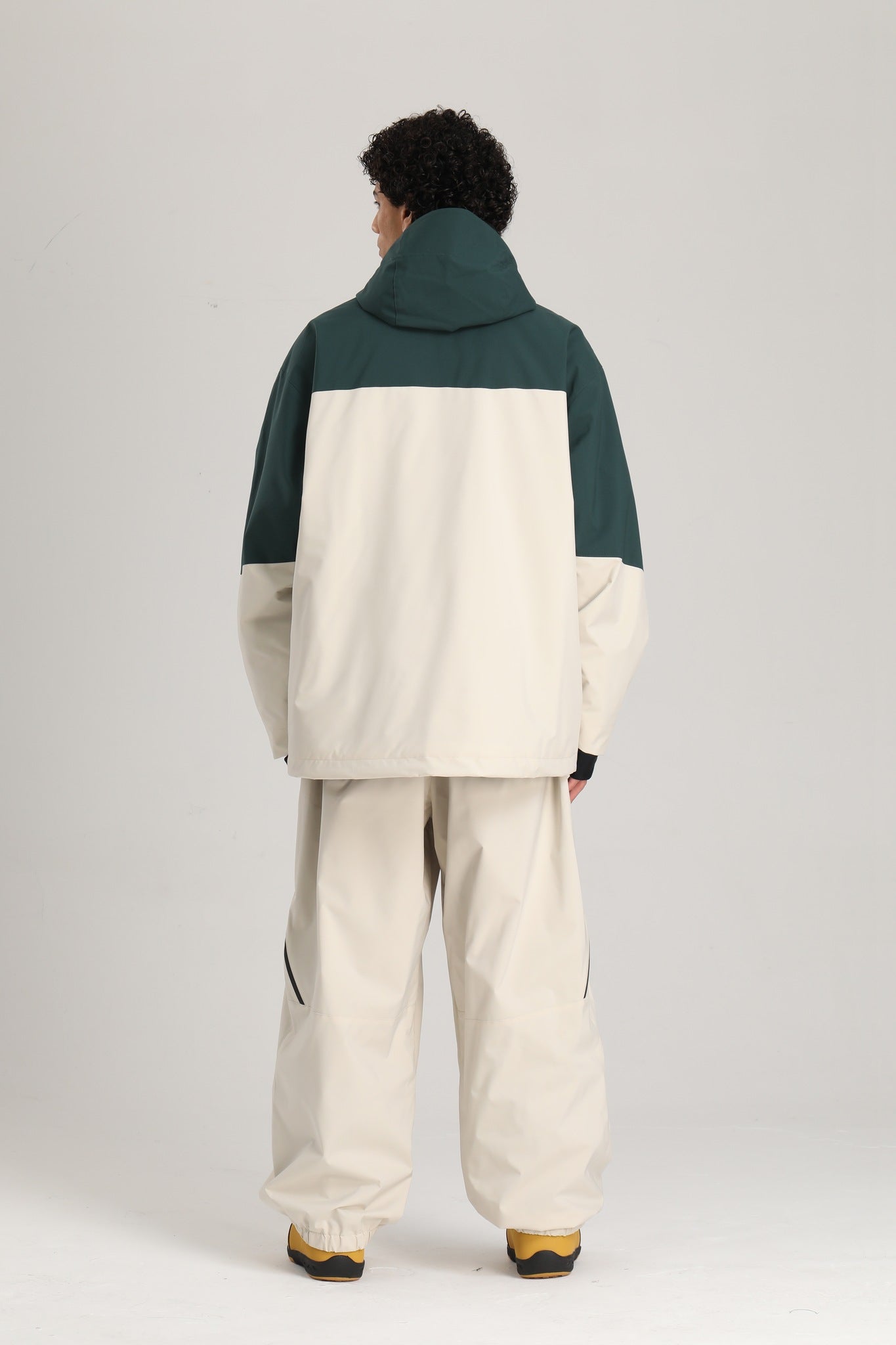 Men's Off White & Green Color Block Utility Multi-Pocket Insulated Snow Jacket