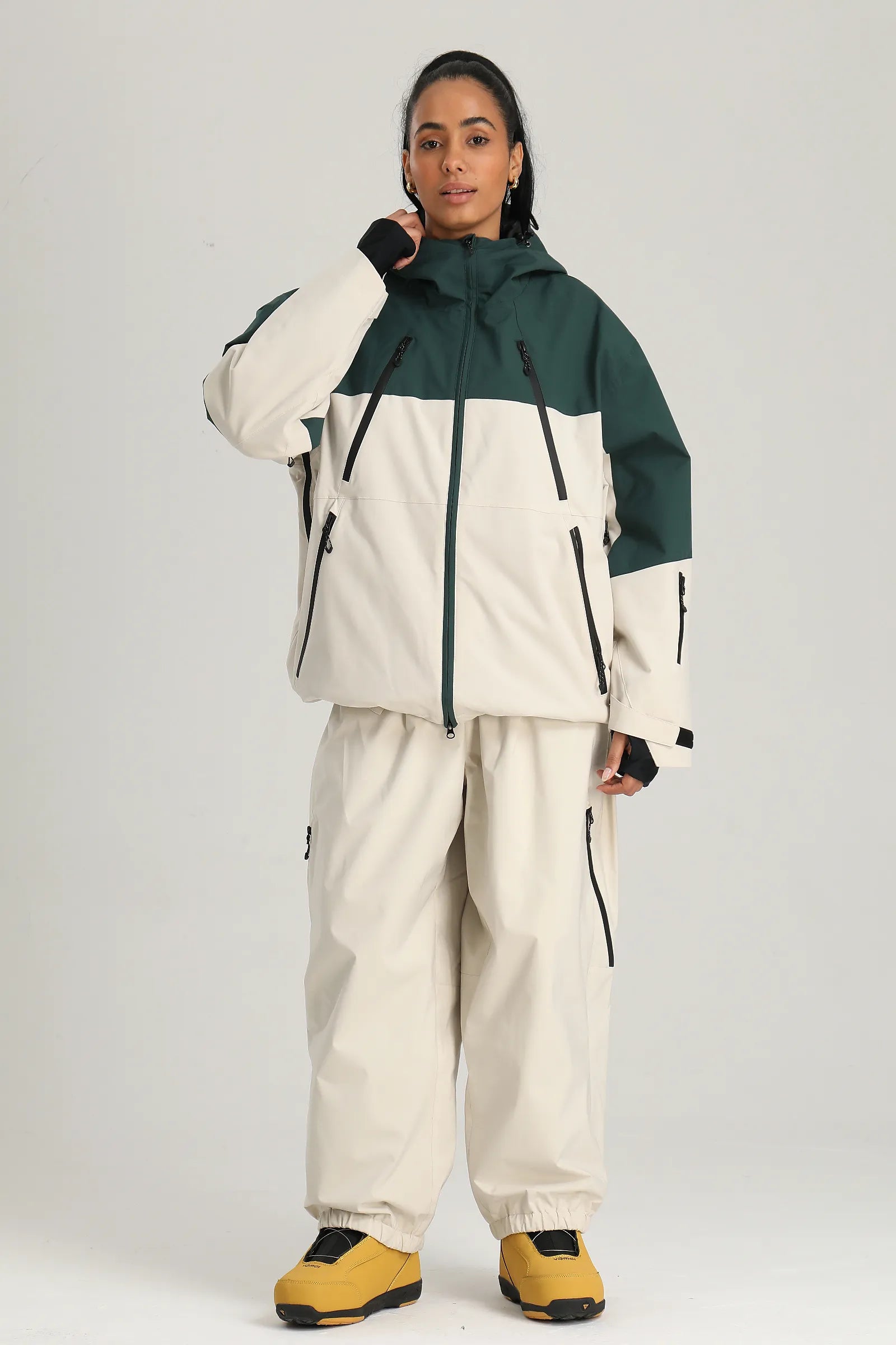 Women's Off White & Green Color Block Utility Multi-Pocket Insulated Snow Jacket