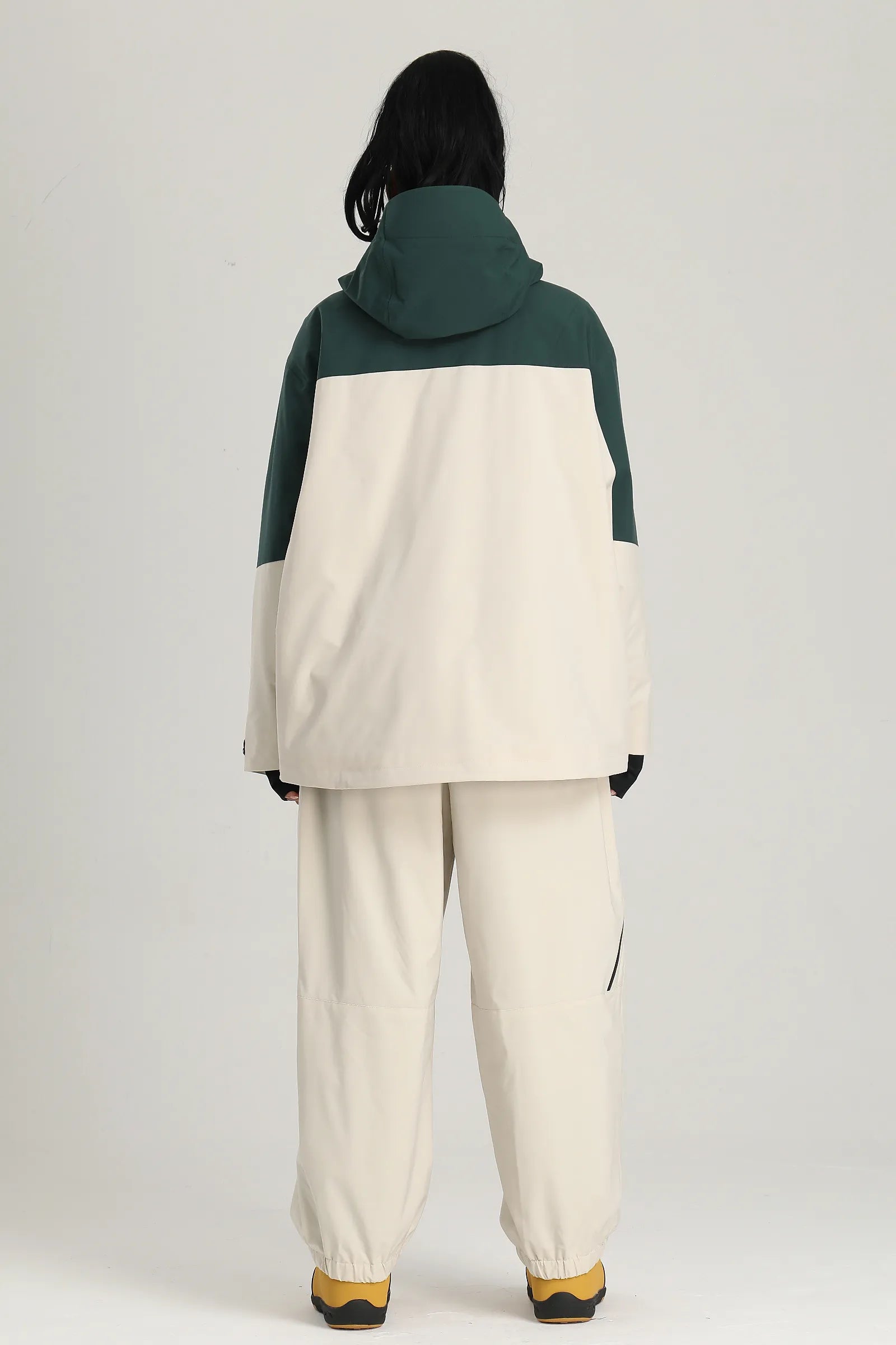 Women's Off White & Green Color Block Utility Multi-Pocket Insulated Snow Jacket