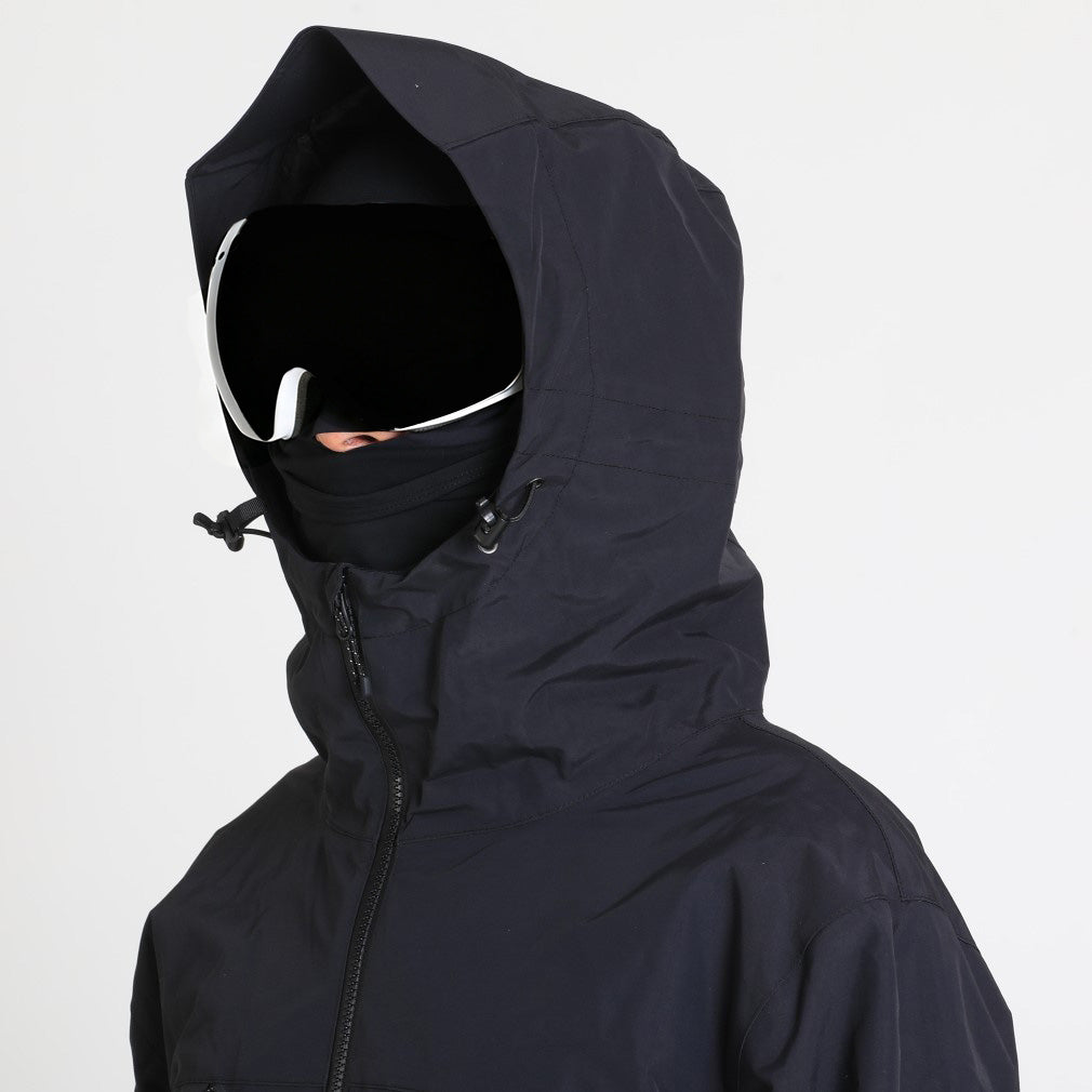 Capuche réglable
