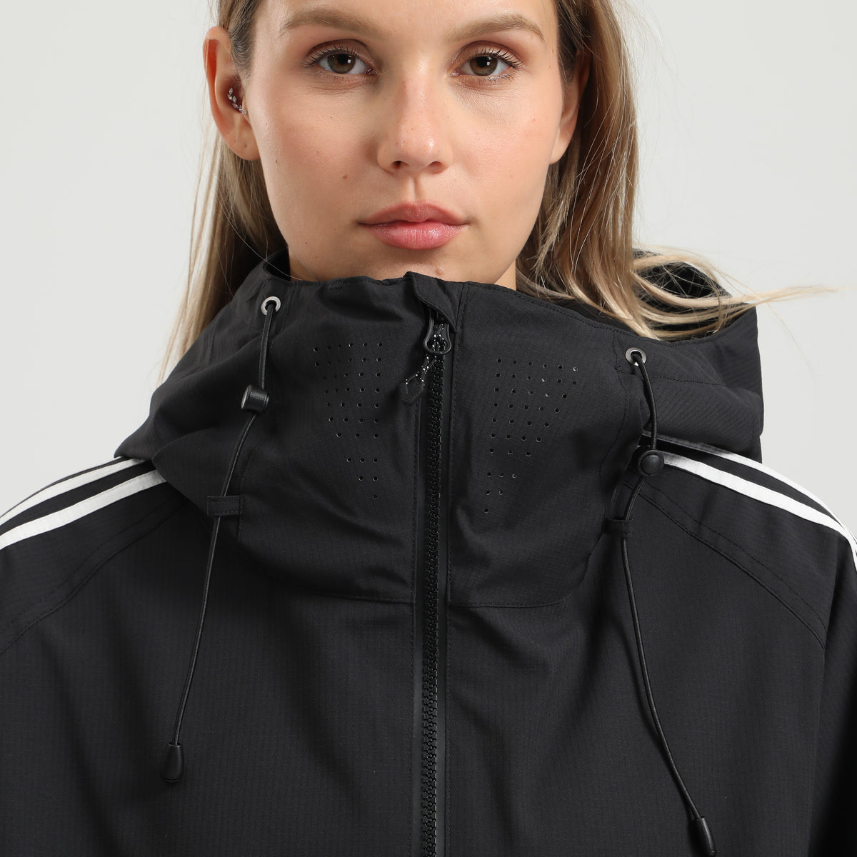 Laser-Cut Collar Ventilation