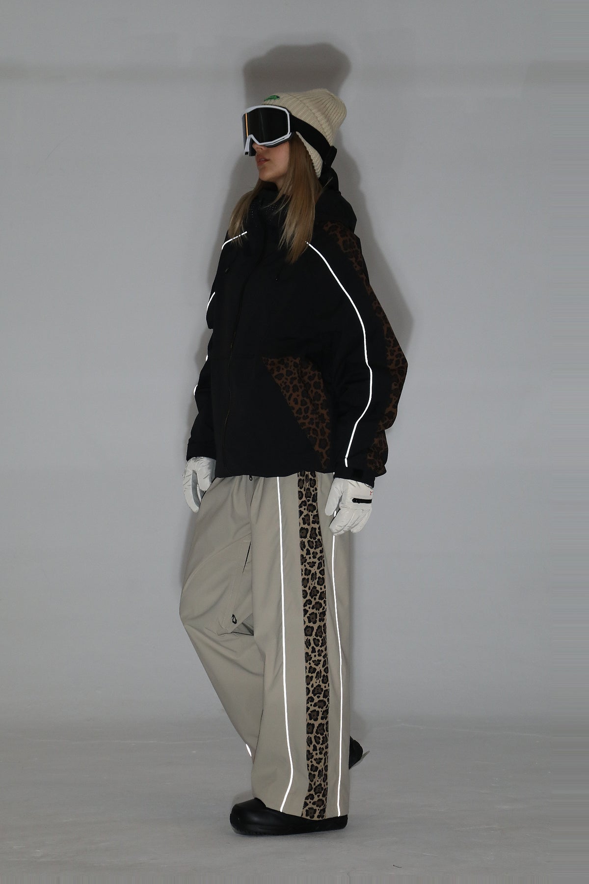 GS-UJK2718-BLK-W-2.jpg