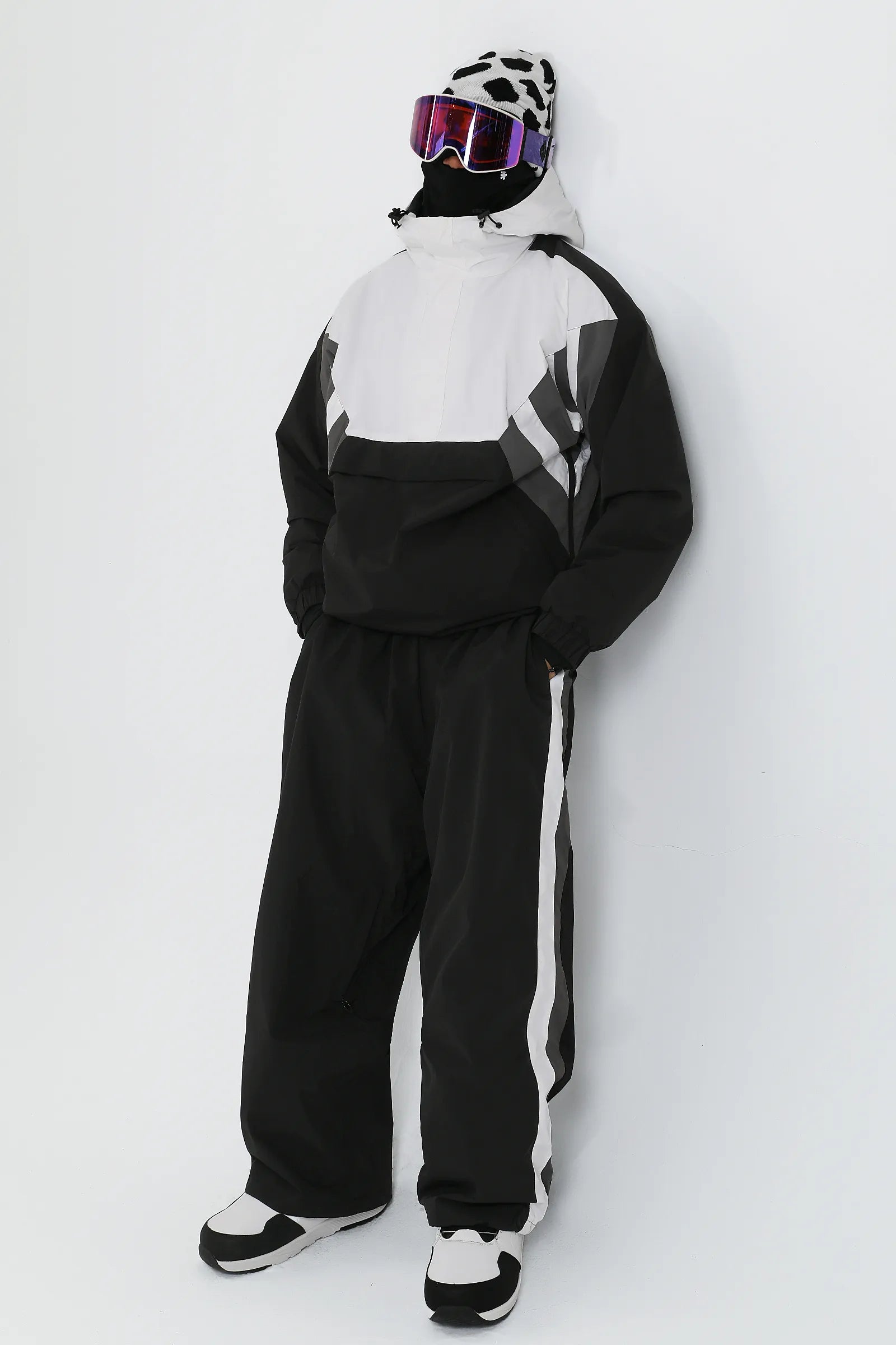 Black & White-GS-UPT2617-172-M-1.webp