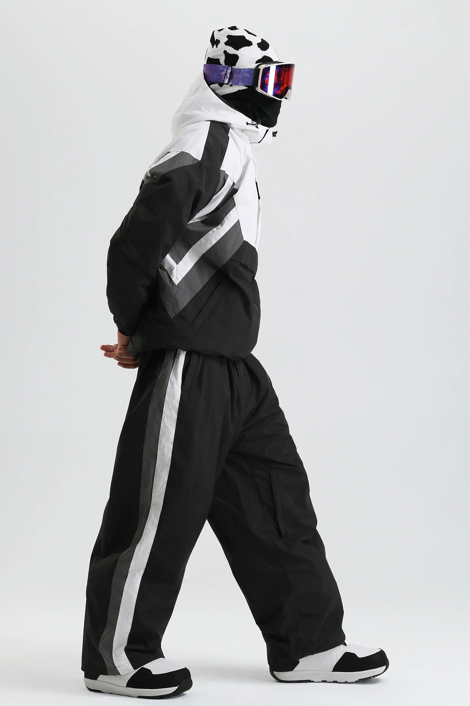 Black & White-GS-UPT2617-172-M-3.webp