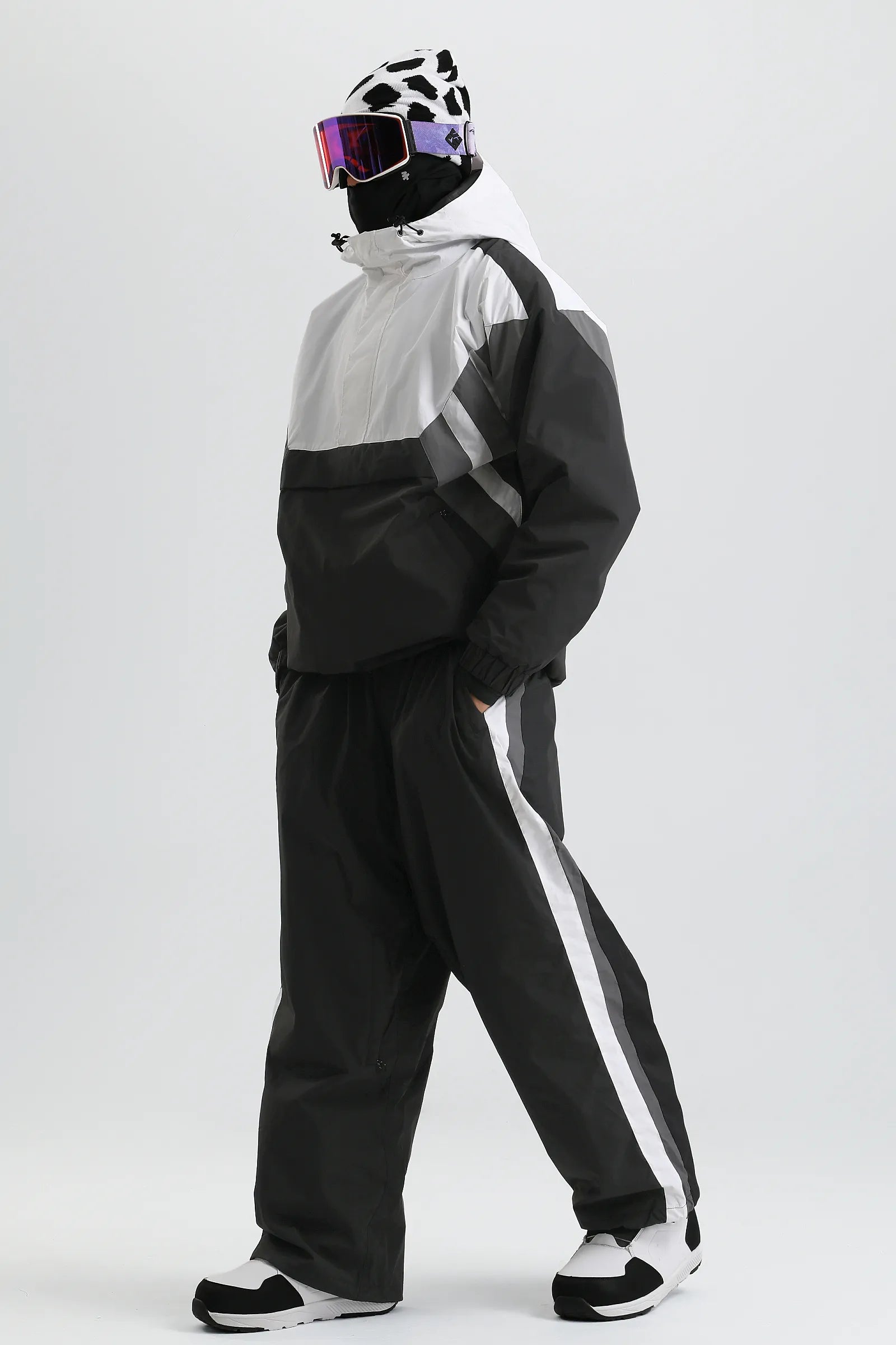 Black & White-GS-UPT2617-172-M-4.webp