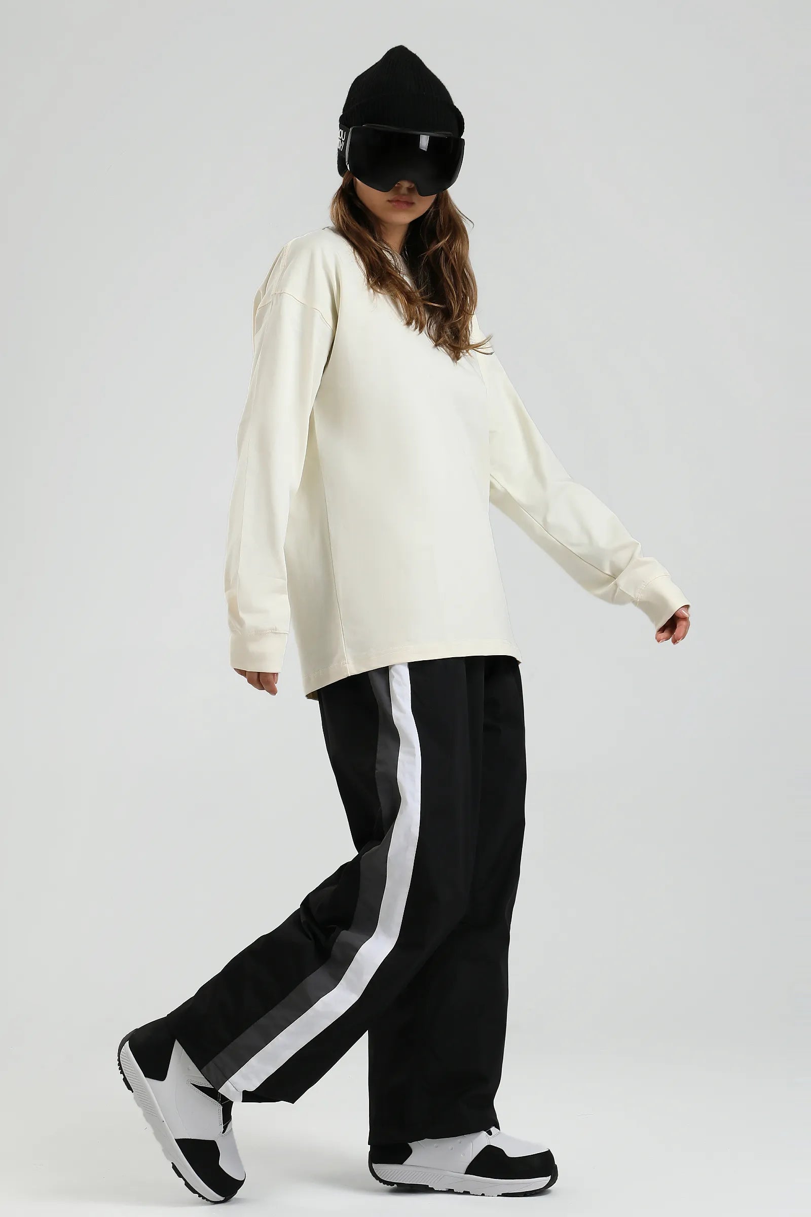 Black & White-GS-UPT2617-172-W-3.webp