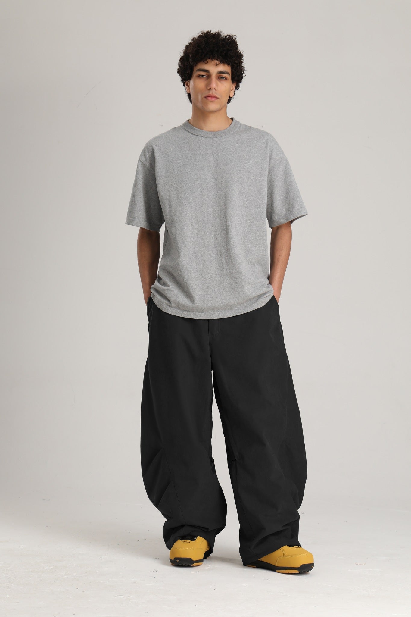 Men's Black Articulated Fit Brushed Relaxed Tapered Snow Pants