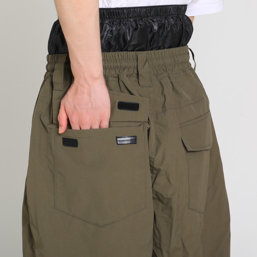 Flap Back Pockets
