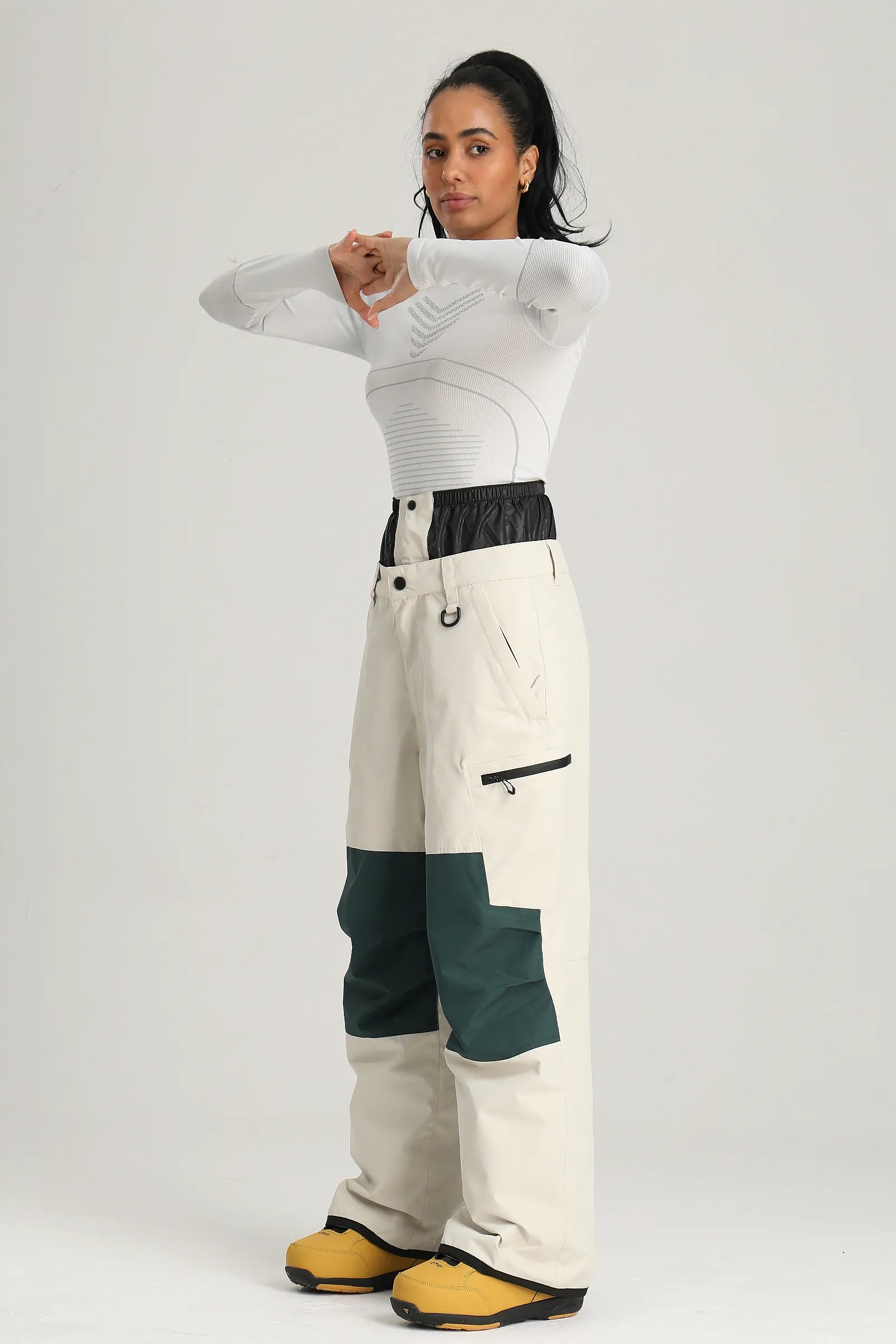 Women's Green & Off White Color Block Relaxed Fit Technical Snow Pants