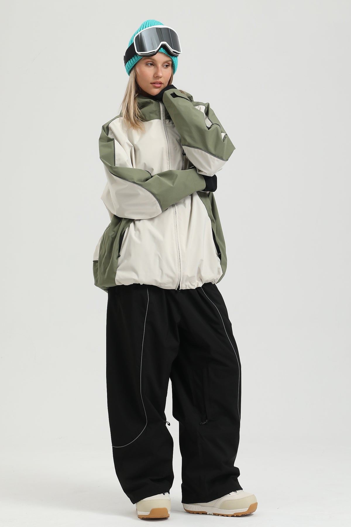 Women's Black Utility Reflective Baggy Snowboard Pants