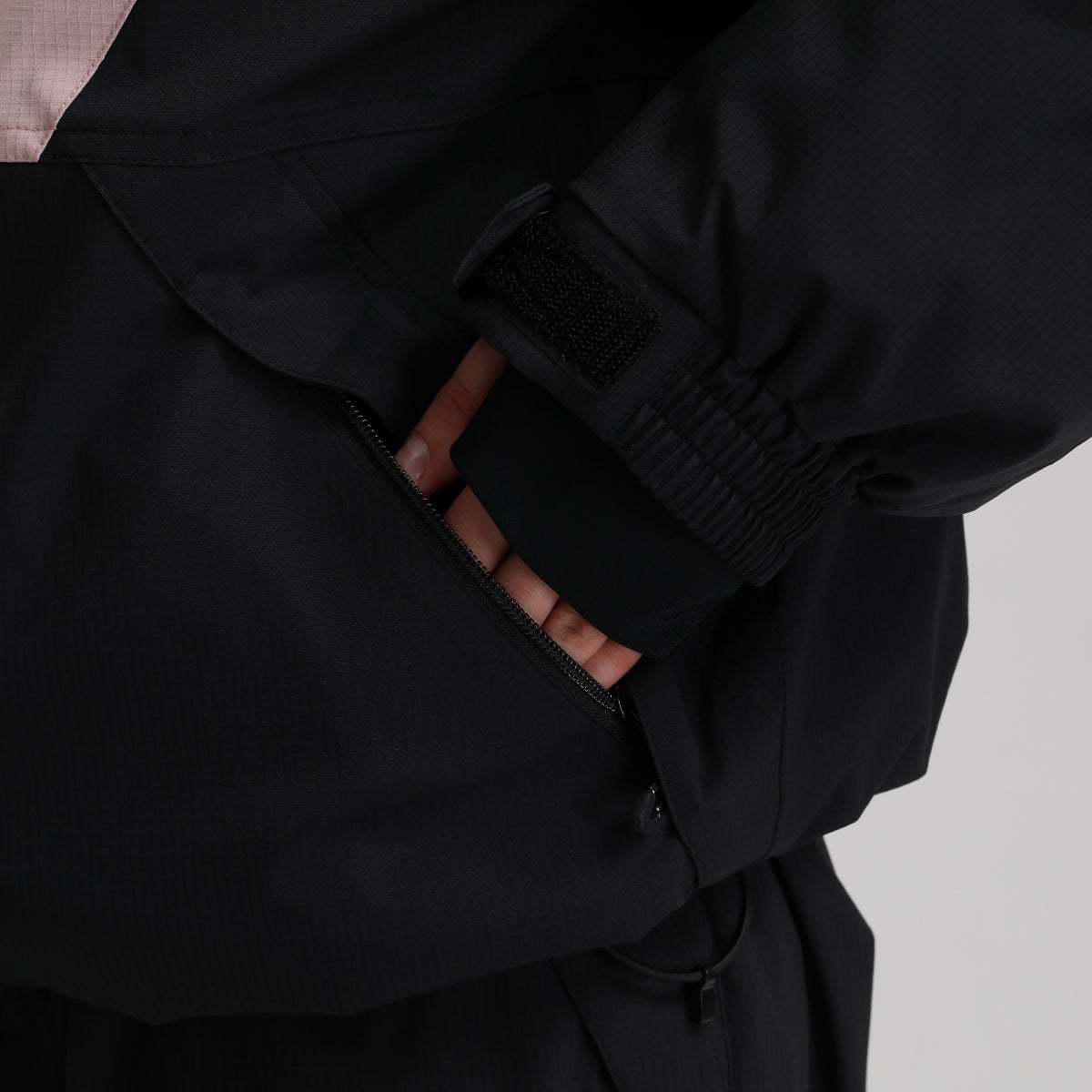 Hand Pockets
