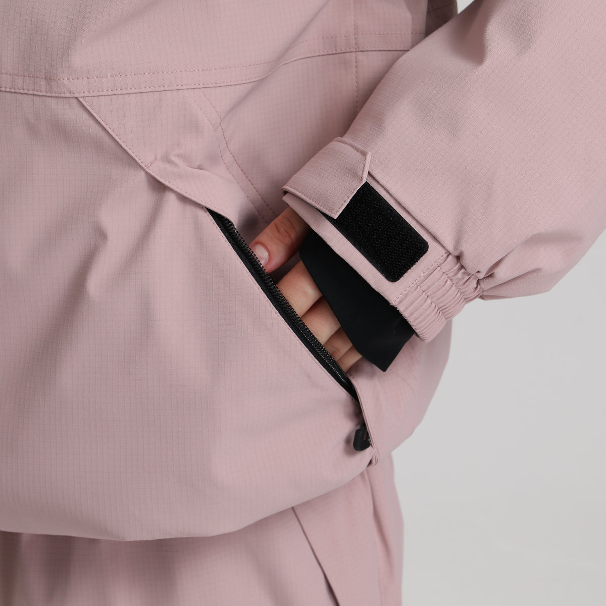 Hand Pockets
